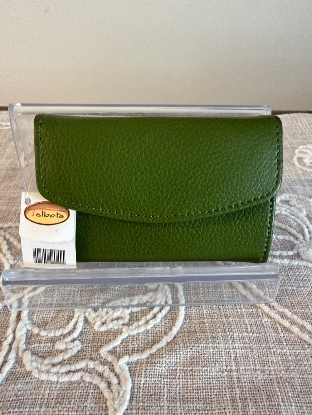 Talbots NWT lime Green Pebble Leather Small Wallet With Key Ring